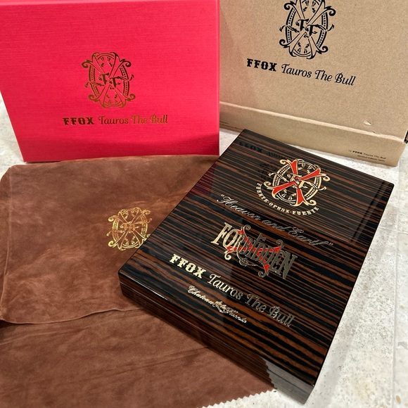 PROMETHEUS FFOX TAUROS THE BULL cigar humidor 2020 Limited Edition Fuente Opus X - Picture 1 of 12